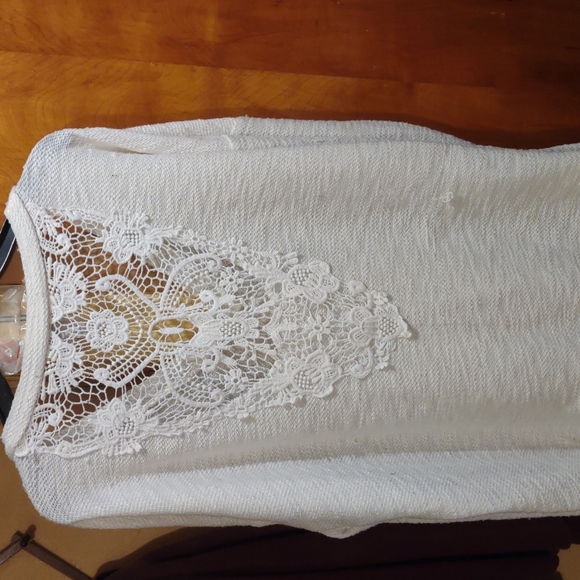 Cute Top - Picture 2 of 2